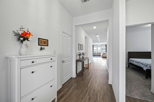 Photo - 166 Coronella Dr