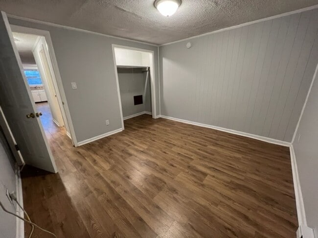 Photo - 1 bed 1 bath off W. Broad St