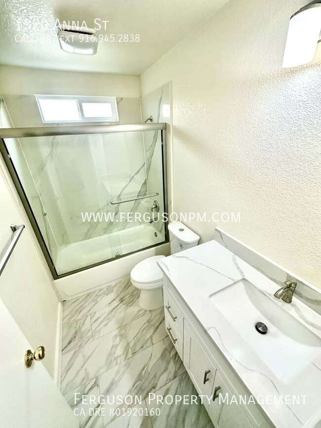 Photo - 1320 Anna St