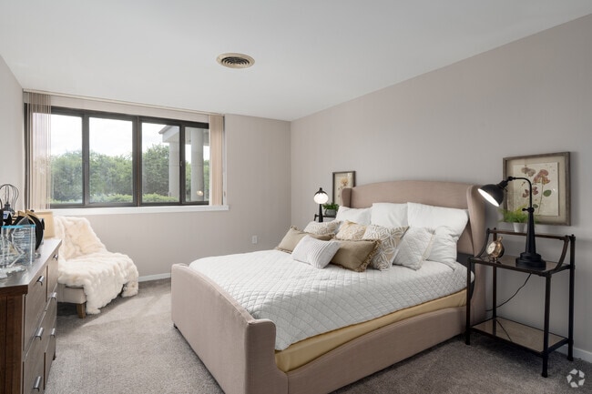 1BR, 1BA - 625SF - Bedroom