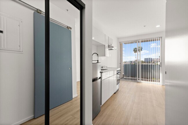 Aqua Courtyard Suites