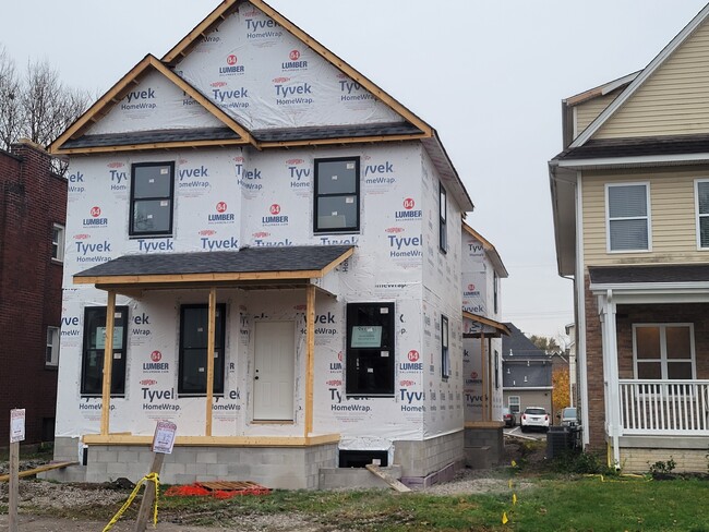 Building Photo - 81 W 8th Ave Unit 81A W 8th Ave