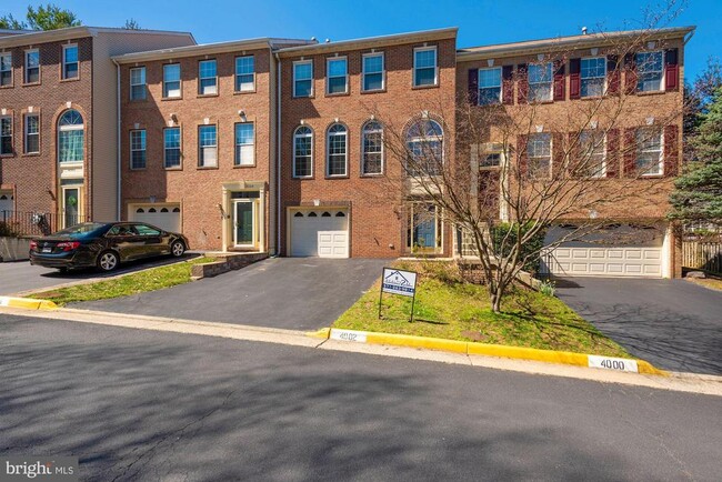 Building Photo - 4002 Rosemeade Dr