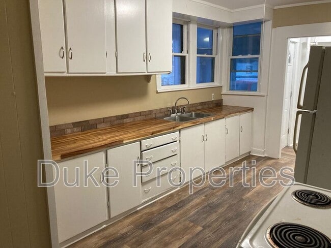 Building Photo - 431 W State St Unit Apt 2