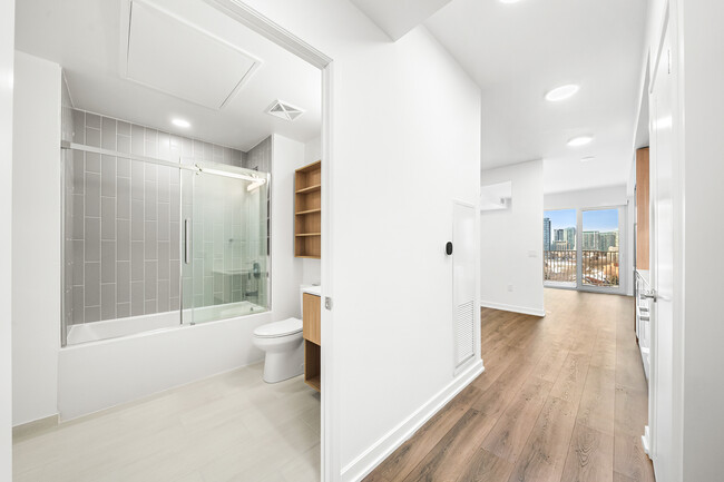 Photo - 88 Bathurst St