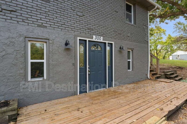 Photo - 300 Ridge St