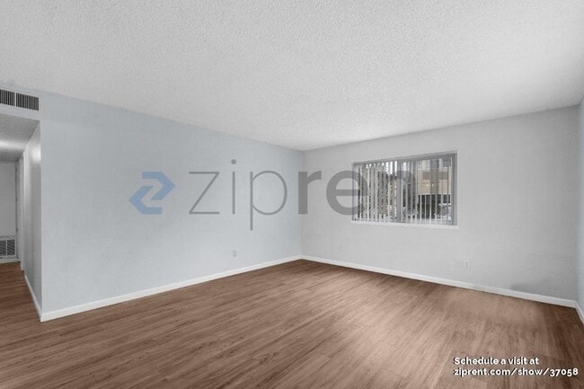 Photo - 4561 Ashcroft Ave