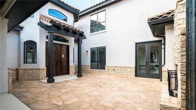 Photo - 15101 Barrie Dr