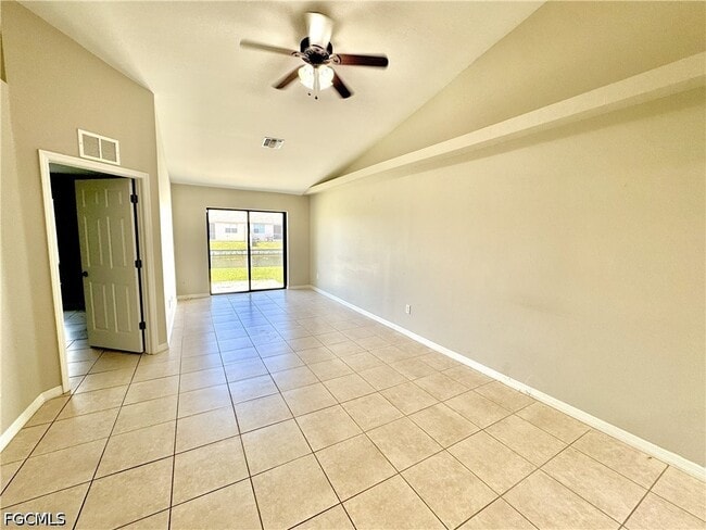 Photo - 704 SE 6th Terrace