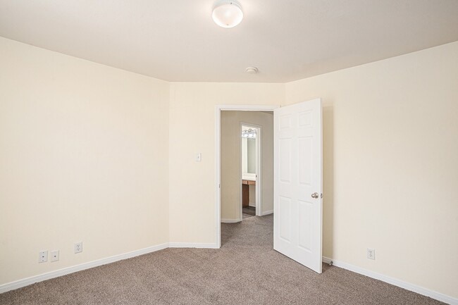 Photo - 200 Frontier Cove