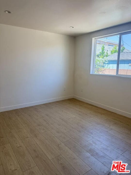 1243 W 41st Pl