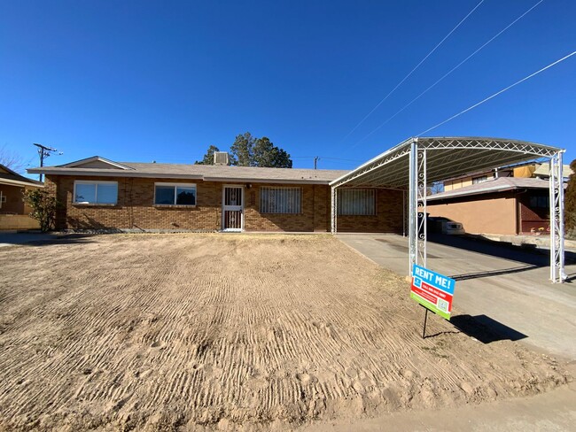 Building Photo - 5 Bedroom Single Story Home Available Near Snow Vista Blvd SW & Gibson Blvd!