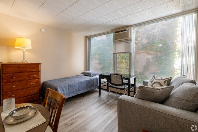 307 Thompson - Furnished Studios