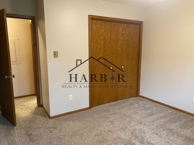 Photo - 2426 30th Ave NW Unidad D