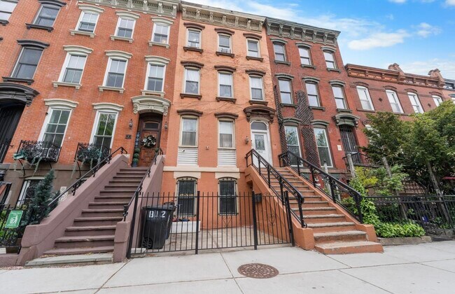 Building Photo - 812 Grand St Unit 3