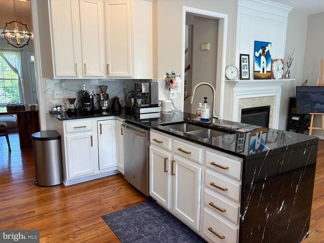 Building Photo - 45792 Shagbark Terrace Rental
