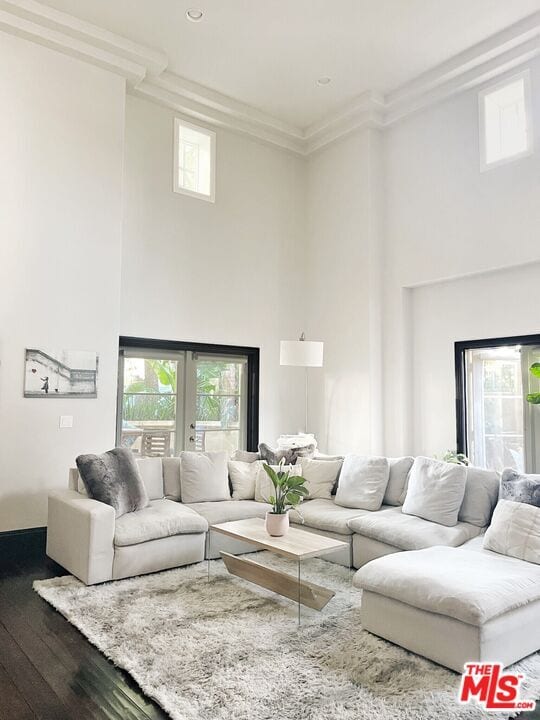Building Photo - 1311 Centinela Ave Unit 2