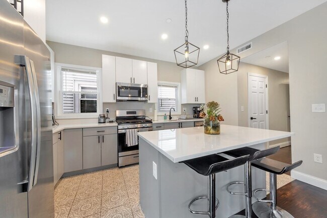 Building Photo - 774 Columbia Rd Unit 2T