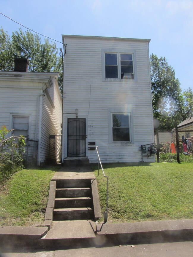 Building Photo - 2014 W Main St Unit 1F