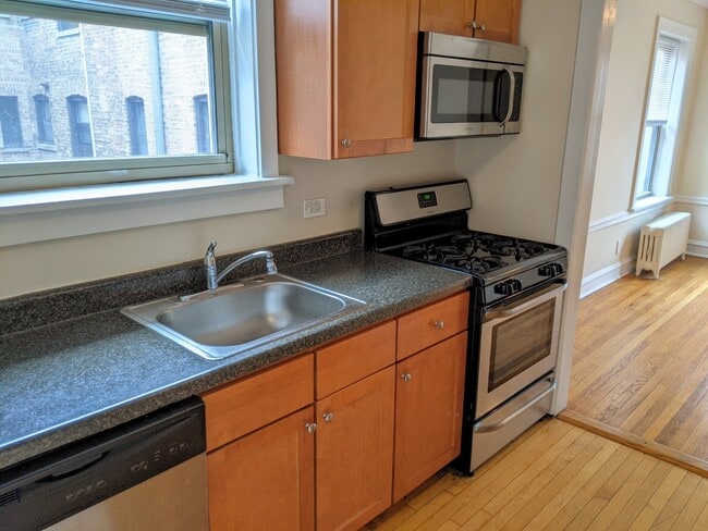 Photo - 914 Crain St Unit B-3S