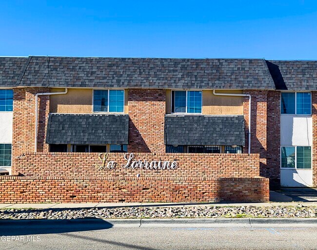 Building Photo - 333 Eubank Ct Unit 7