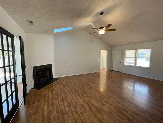 Photo - 3 bedroom, 2 bathroom home in Beau Rivage Plantation!