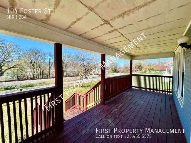 Photo - 104 Foster St