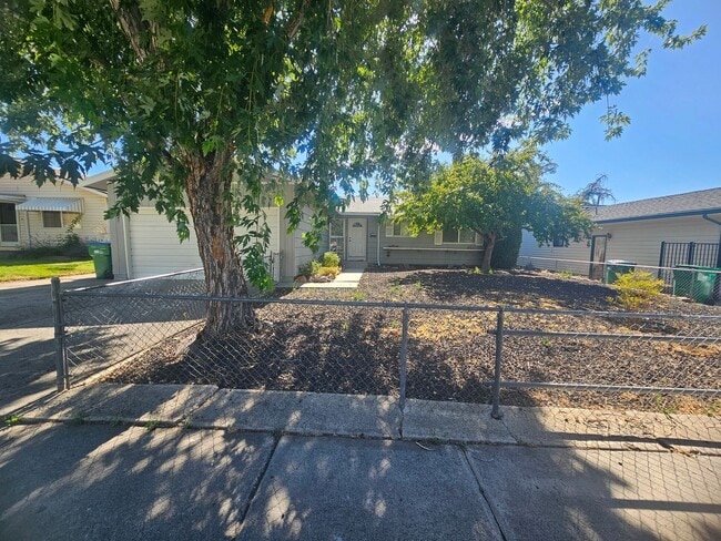 Building Photo - Single Story Home In Sparks