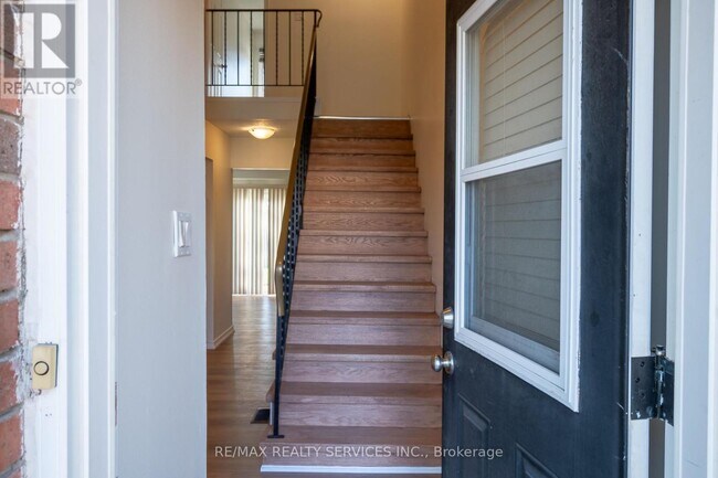 Photo - 100 Brownleigh Ave