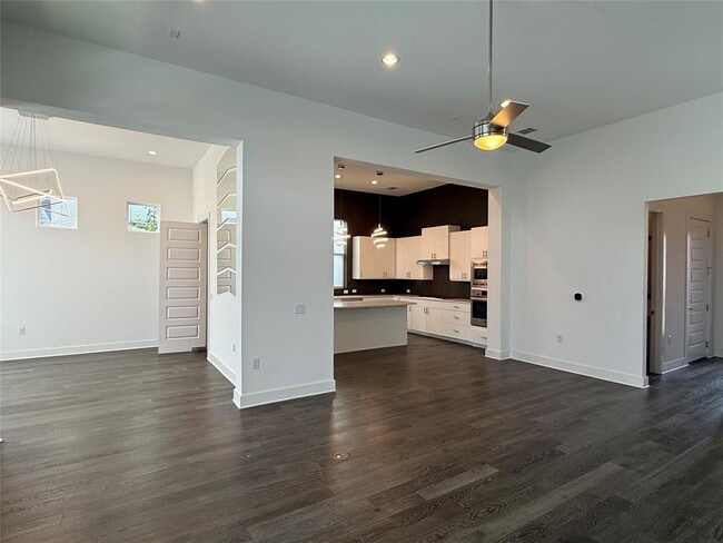 Photo - 6117 Seville Dr