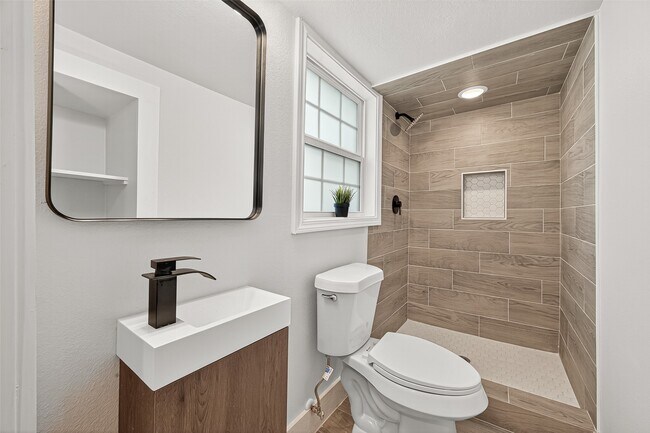 Photo - 1814 33rd St