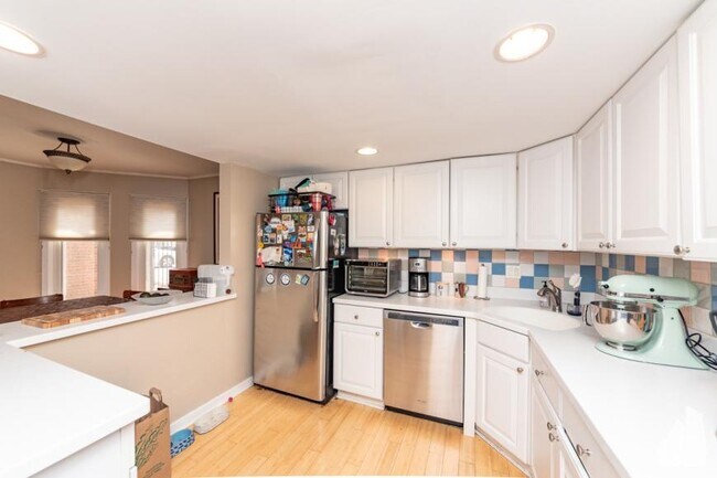 Photo - 3 bedroom in Chicago IL 60614 Unit A