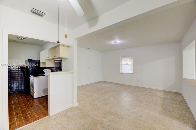 Photo - 2063 NE 173rd St