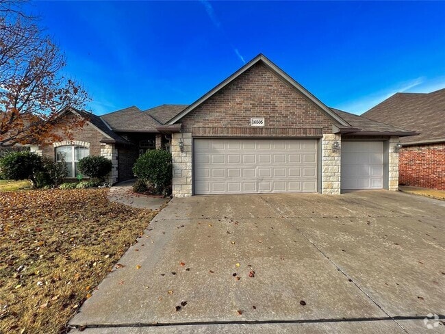 Building Photo - 16505 Moorgate Ln Rental