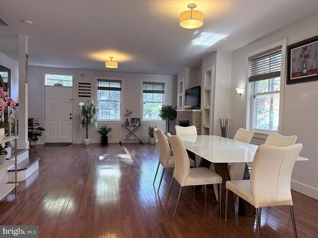 Photo - 457 S 6th St