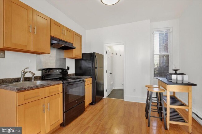 Photo - 1733 W Oxford St Unit 1