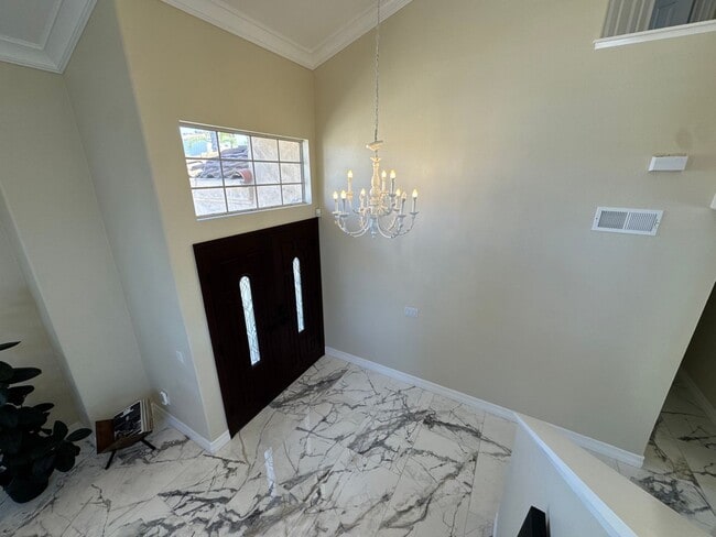 Photo - Luxury 4 Bedroom house