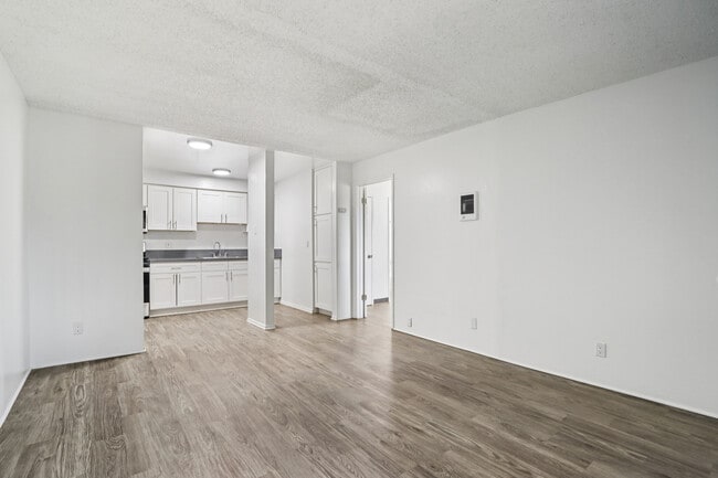 Photo - Los Olivos Apartments