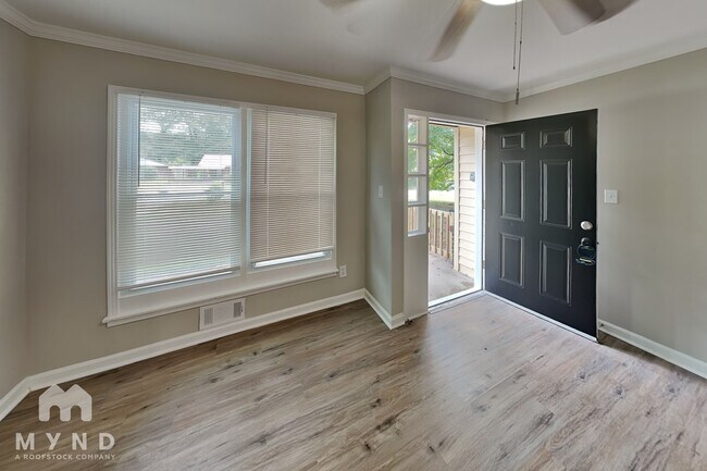 Photo - 6345 Oakview Ln