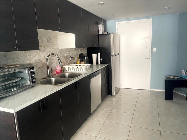 Photo - 1351 NE Miami Gardens Dr Unit 402E