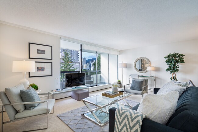 Photo - Shorewood Manor