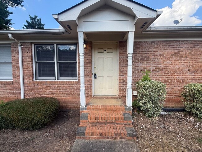 Building Photo - 2 Bedroom Condo near Cherry Park