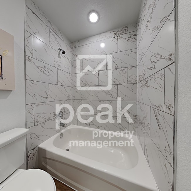 Photo - $1649! 3 Bed/2.5 Bath located in Forest Hi...