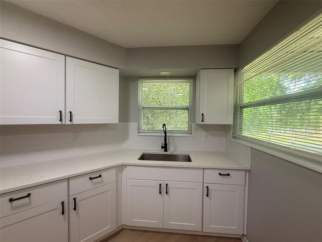 Photo - 3664 Meriden Ave