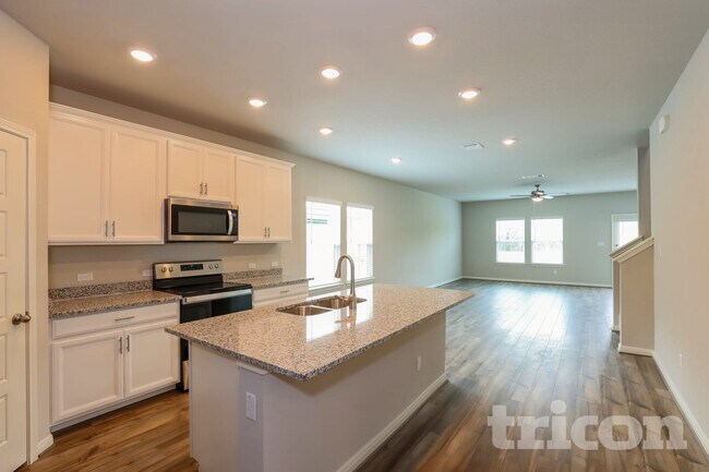 Photo - 13511 Emerson Wy