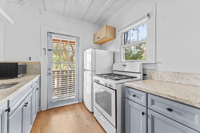 Building Photo - 4347 22nd Ave S