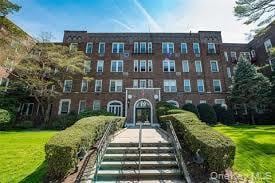 Photo - 180 Hilton Ave