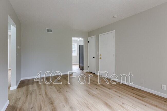 Photo - 4715 Davenport St