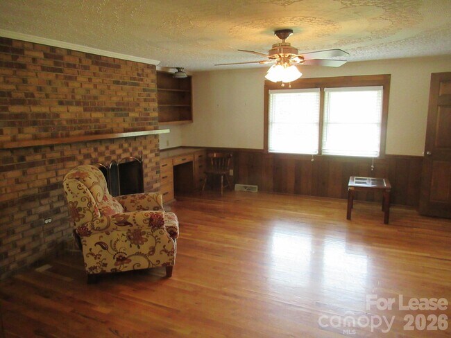 Photo - 1357 Beal Rd