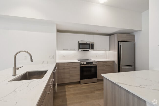 1BR, 1BA - 640SF - Kitchen